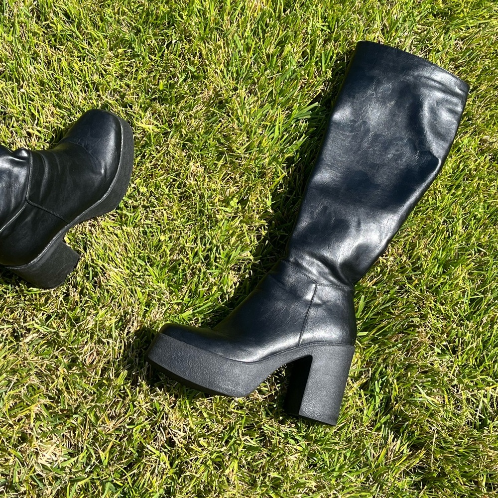 SOLD - Picture 5 of 6